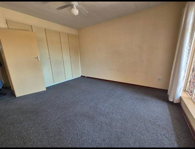 2 BEDROOM TOWNHOUSE FOR SALE IN NEW REDRUTH